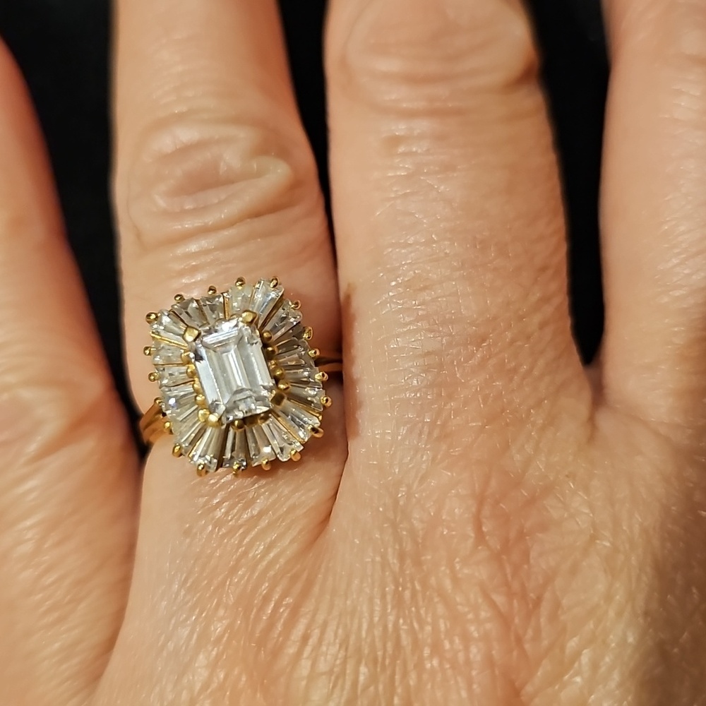 Solid 14k gold and Cubic Zirconia Emerald and baguettes Ring Size 5.5 - Picture 3 of 10